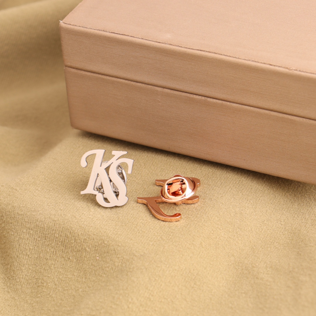 Iniziali personalizzate Giacca - Vintage Brooch Pin recensione e prezzo